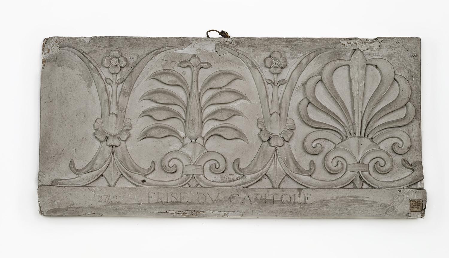 Bas-relief : Frise à palmettes et culots du Capitole