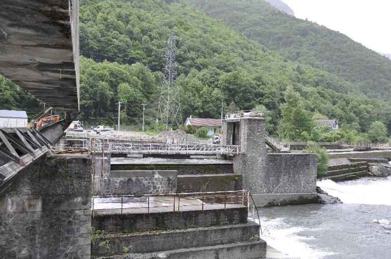 centrale et barrage de Pierre-Eybesse, basse vallée de la Romanche et usine des Clavaux, Compagnie Universelle d'Acétylène et d'Electrométallurgie (CUAEM) puis Pechiney actuellement Ferro Pem