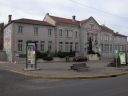 École, mairie, puis également bureau de poste