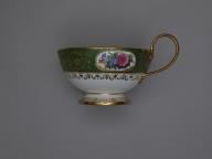 tasse dite "tasse à thé 1ère grandeur " du service dit "service d'apparat du château de Randan"