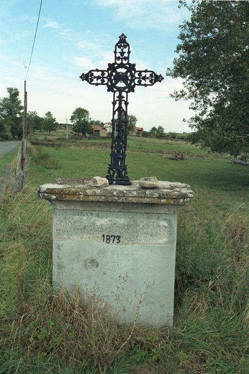 Les croix monumentales du canton de Boën et de la commune de Sail-sous-Couzan