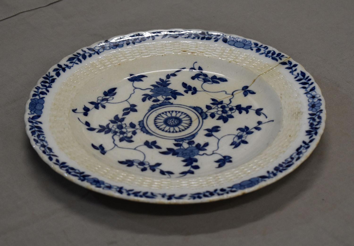 Assiette plate n° 9