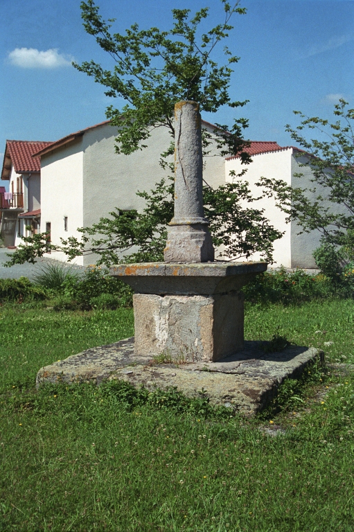 Croix de cimetière