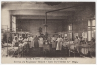 Salle Sainte-Thérèse, service du Professeur Villard, vers 1910. Carte postale AC Lyon. 4FI_03528