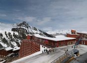 Immeuble résidence OCCAJ, actuellement hôtel de voyageurs L'Aiguille Rouge