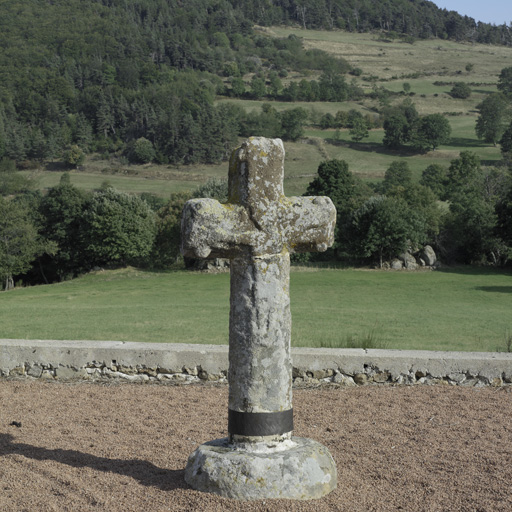 Les croix dans les villages, un patrimoine autant local que