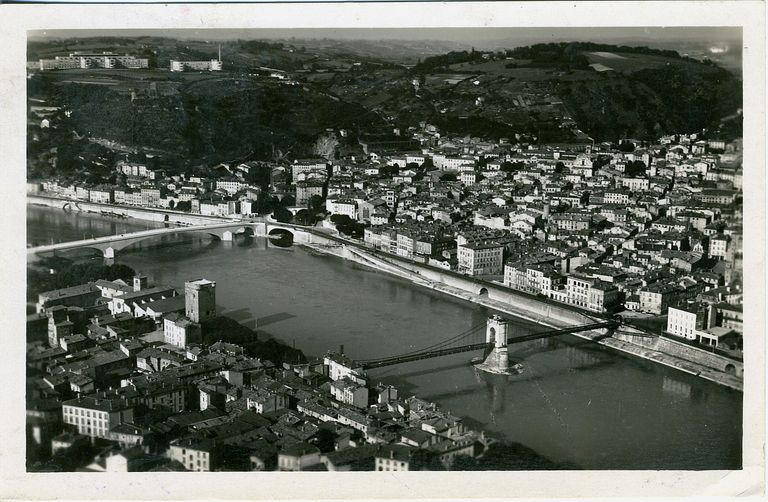 Pont routier de Lattre de Tassigny