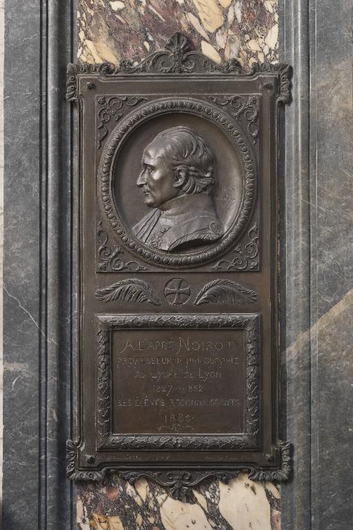 Plaque commémorative, demi-relief (médaillon) : Monument à l'abbé Noirot