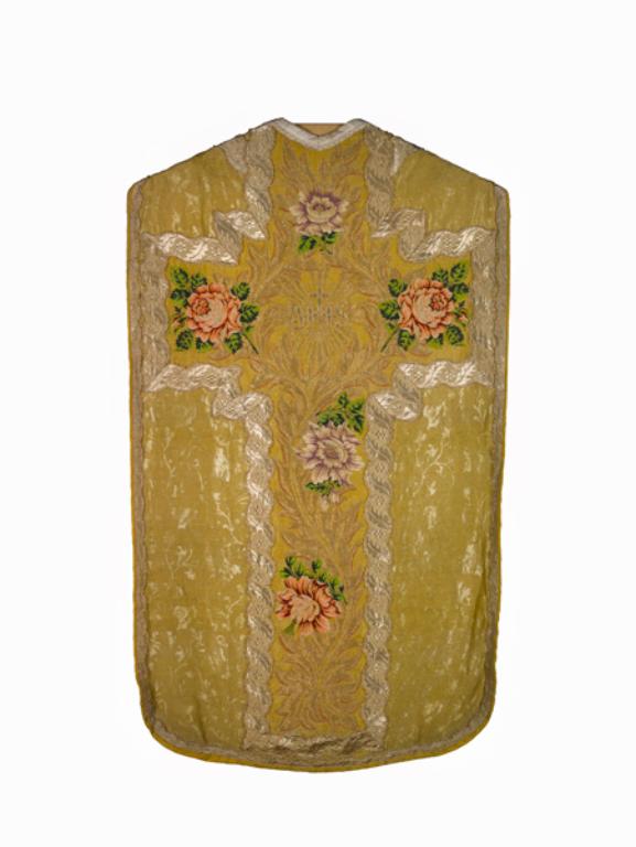 chasuble : ornement doré