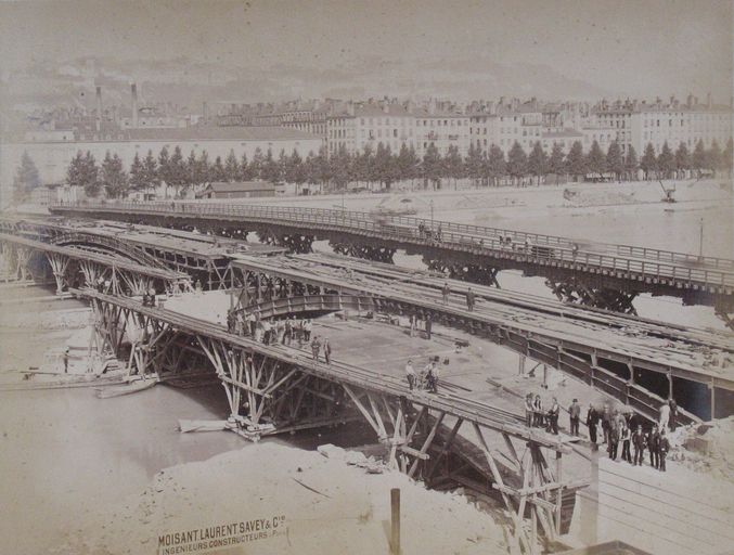 Pont du Midi, puis premier pont Galliéni (détruit)