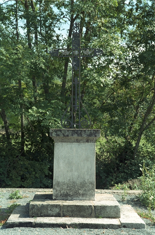 Les croix monumentales du canton de Boën et de la commune de Sail-sous-Couzan