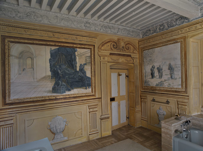 Ensemble du décor du cabinet de toilette