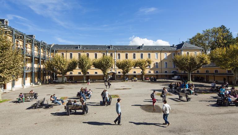 Lycée de garçons, actuellement Lycée Claude-Louis-Berthollet