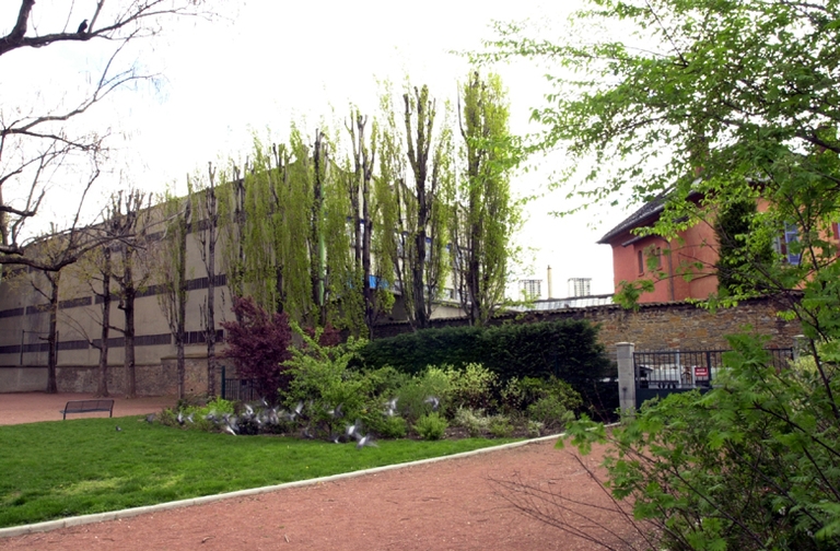 Usine de serrurerie Rhône-Isère dite Ronis SA