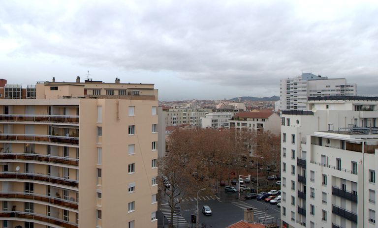 Place de la Croix, puis du Marché aux Grains et aux Fourages, puis Victorien-Sardou, actuellement place Stalingrad