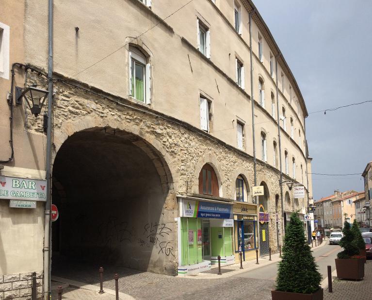 Collège de jésuites d'Aubenas (partiellement détruit), puis école  secondaire, puis centre de tri postal, puis commissariat de police,  actuellement immeuble à logements - Inventaire Général du Patrimoine  Culturel