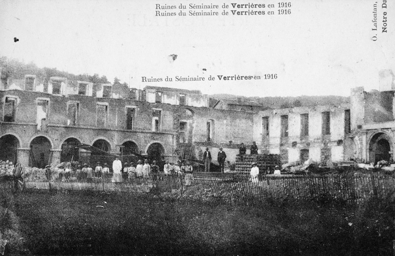 Ecole secondaire, dite petit séminaire de Verrières, puis école primaire, actuellement Lycée professionnel du Haut Forez