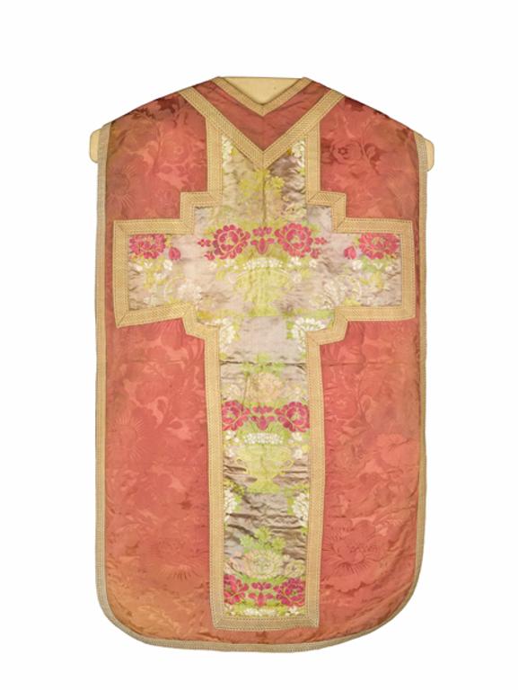 chasuble : ornement rose