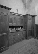 Meuble de sacristie (chapier, armoires, confessionnal)