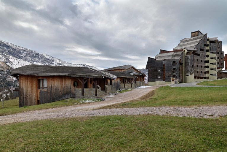 Immeubles dit résidence Les chalets de la Falaise