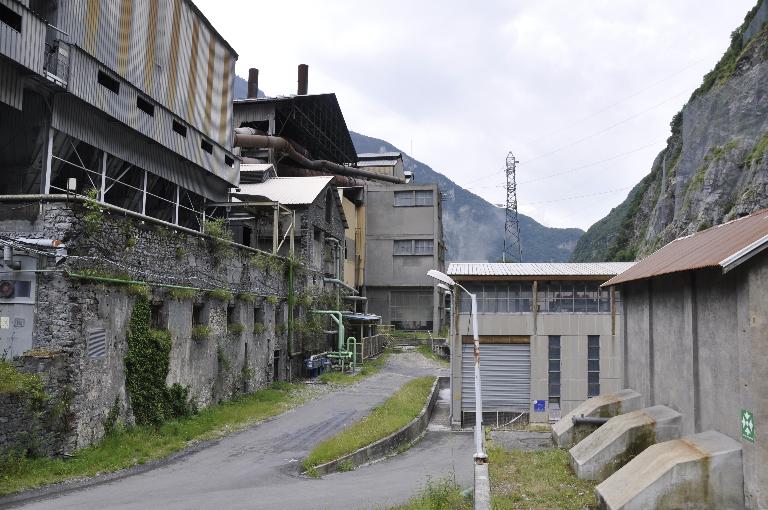 centrale et barrage de Pierre-Eybesse, basse vallée de la Romanche et usine des Clavaux, Compagnie Universelle d'Acétylène et d'Electrométallurgie (CUAEM) puis Pechiney actuellement Ferro Pem