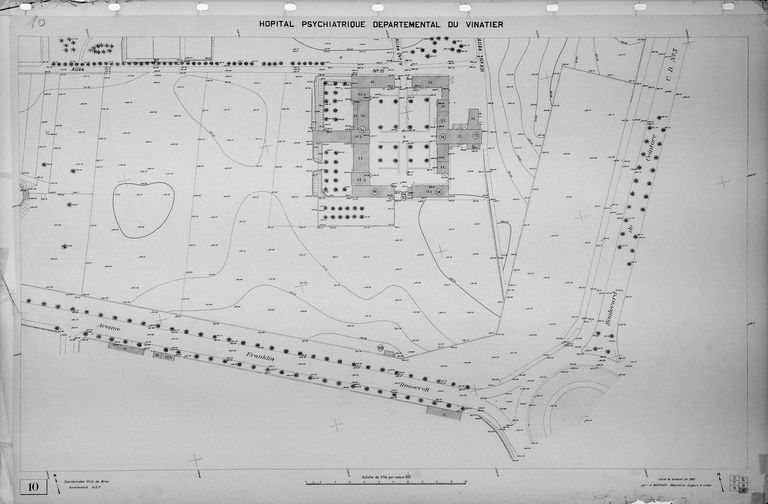 Asile d'aliénés de Bron, puis asile départemental d'aliénés du Rhône, puis asile d'aliénés du Vinatier, actuellement centre hospitalier Le Vinatier