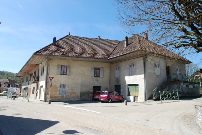 Ferme puis maison et commerce, boulangerie