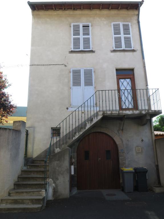 Type "en hauteur" à escalier (Pérignat, 2 rue de Romagnat)