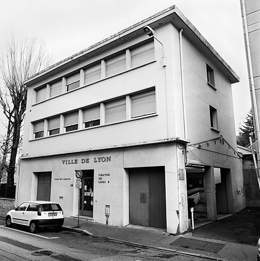 Usine frigorifique dite Sté Anonyme des Glacières de Paris puis décolletage Didier et Chouanard (Ve) et fils fabrique à cartons puis Barbier teinture pour fabricant, puis Usine Ch. Vermot S.A. actuellement maison de la culture MJC de la ville de Lyon