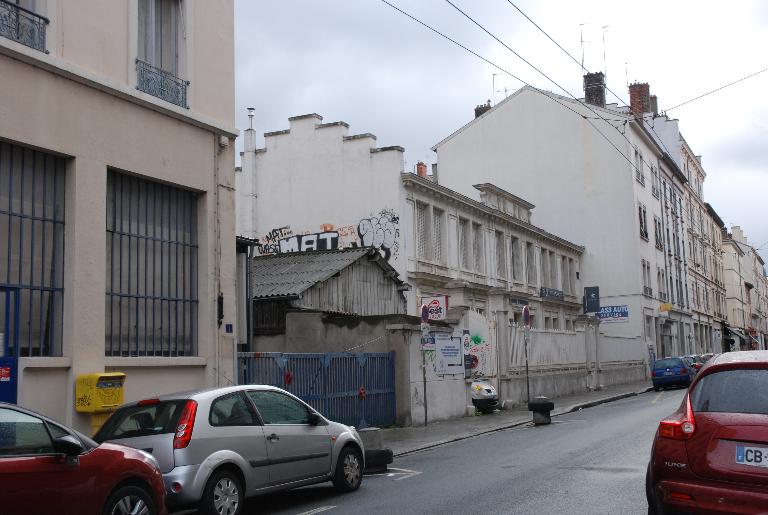 Immeuble, garage de réparation automobile, dit garage d'inkermann