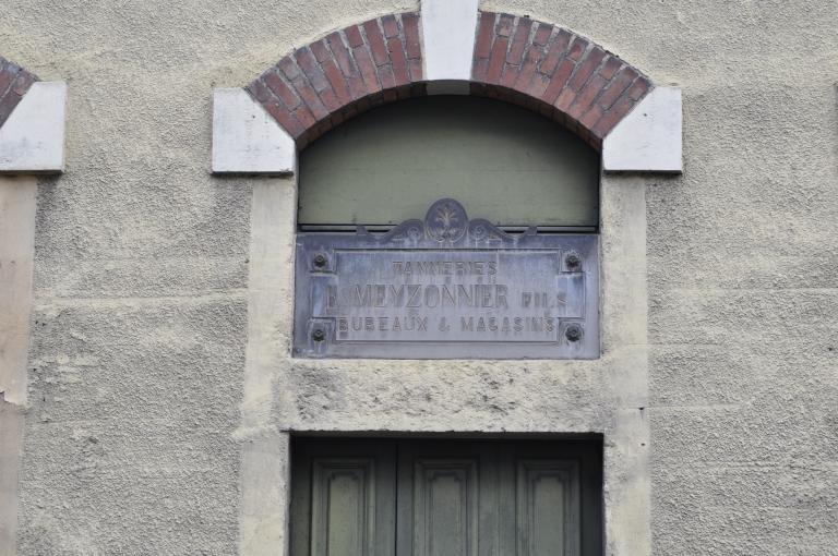 Tannerie Meyzonnier puis Combe et Meyzonnier puis Floquet du Puy puis les Tanneries Françaises Réunies actuellement services municipaux, maroquinerie et logement d'ouvriers