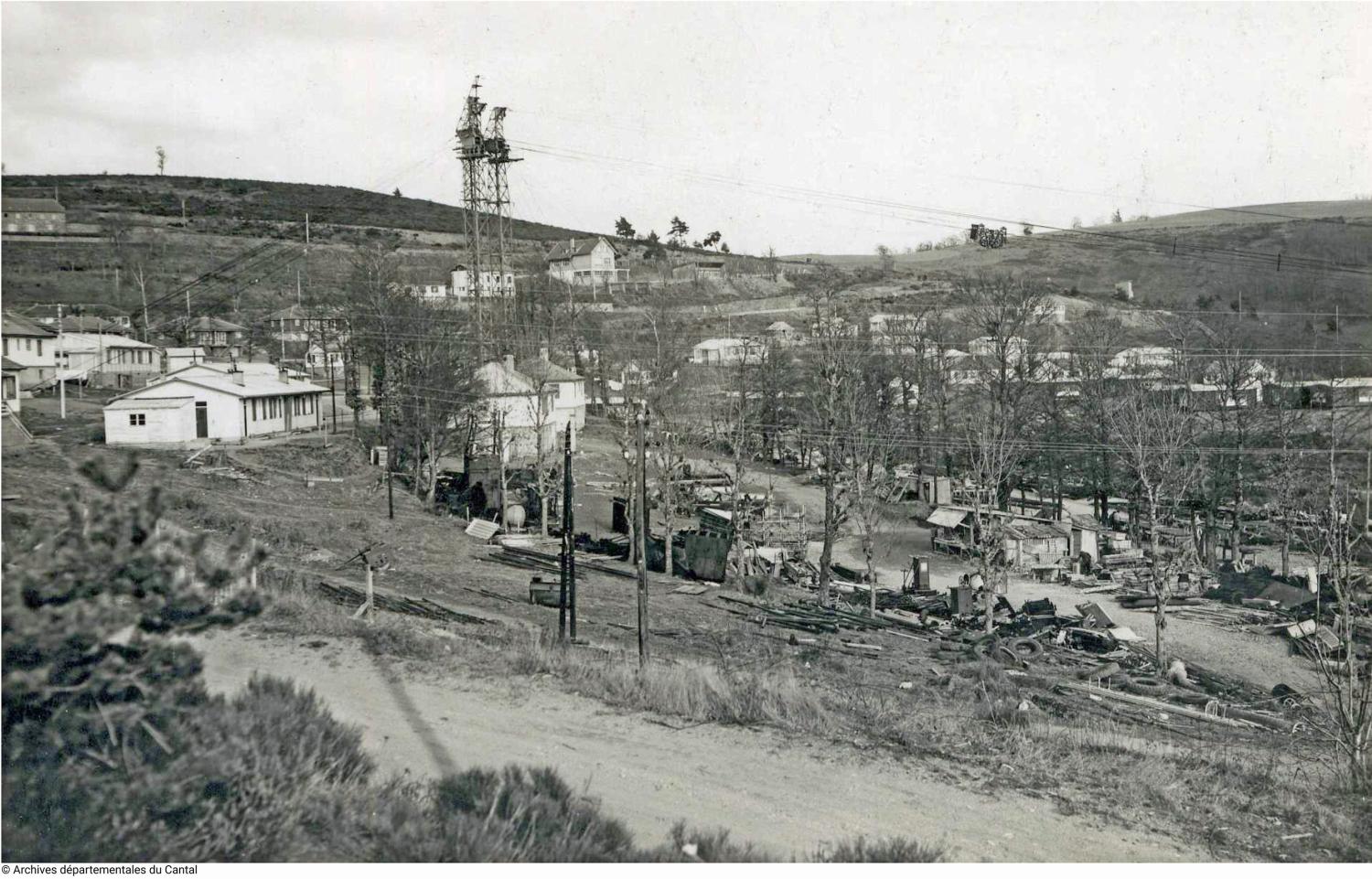 Le barrage de Grandval à Neuvéglise-sur-Truyère et Fridefont.