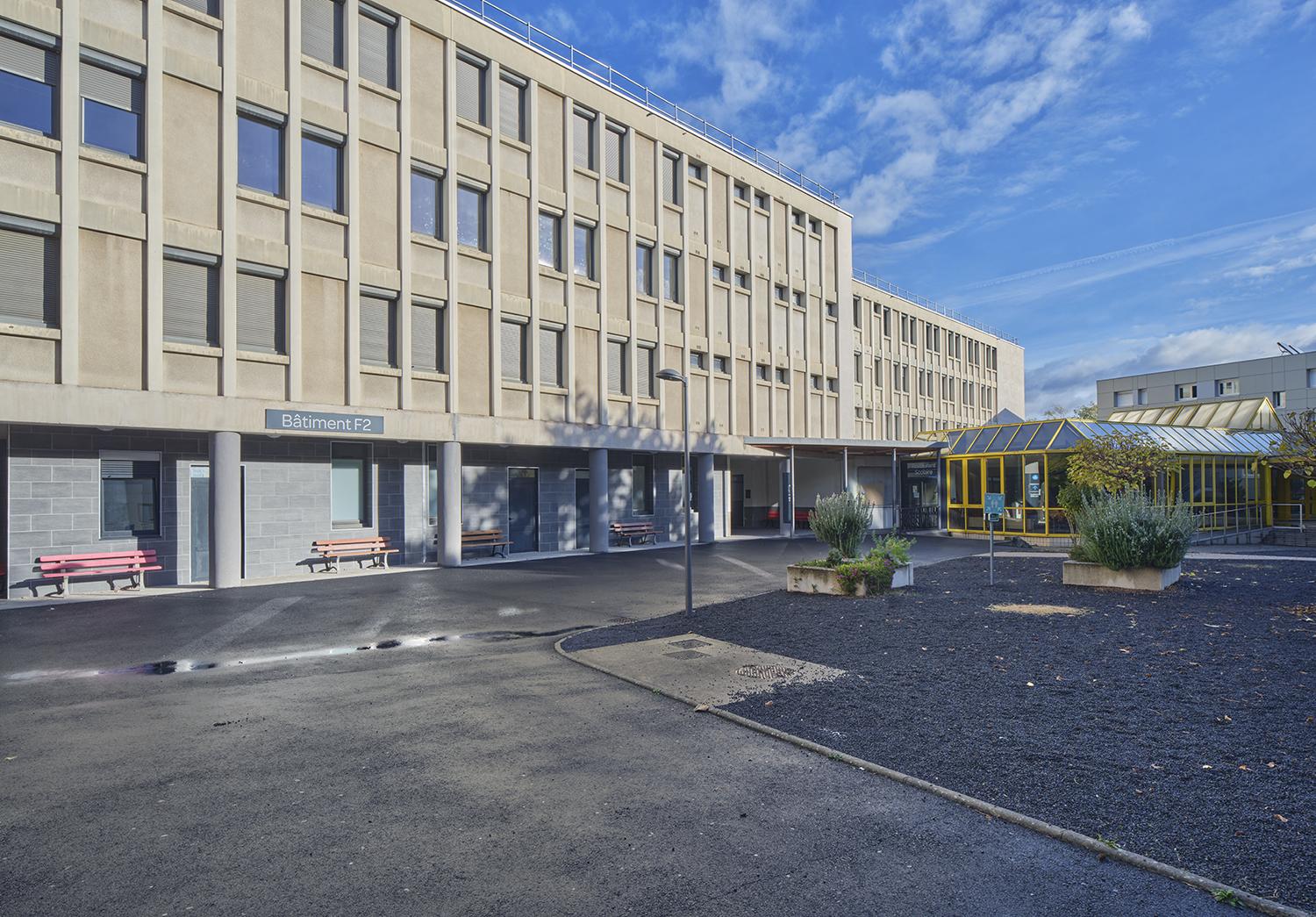 Lycée technique de jeunes filles, actuellement lycée d'enseignement général et technologique Sidoine-Apollinaire