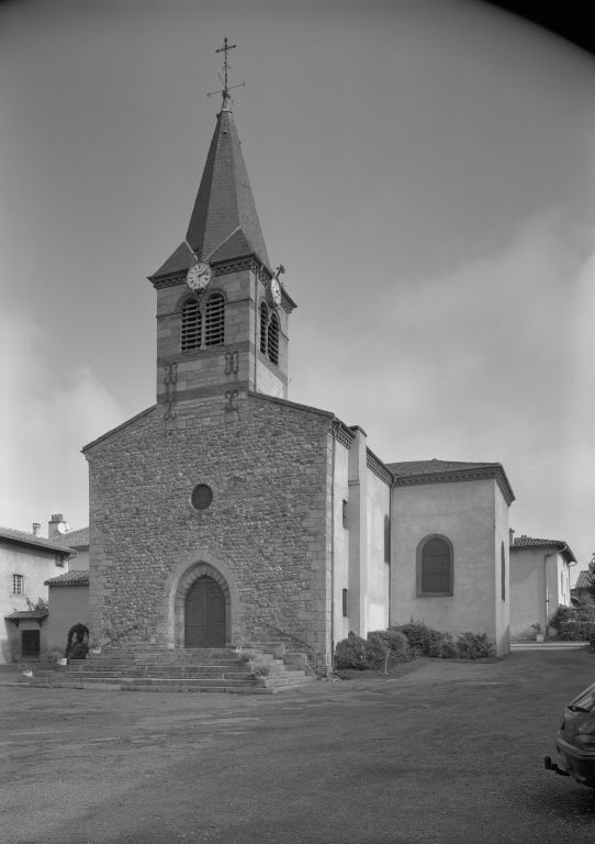 Eglise prieurale, église du chapitre de chanoinesses puis de l'abbaye et actuellement église paroissiale Notre-Dame