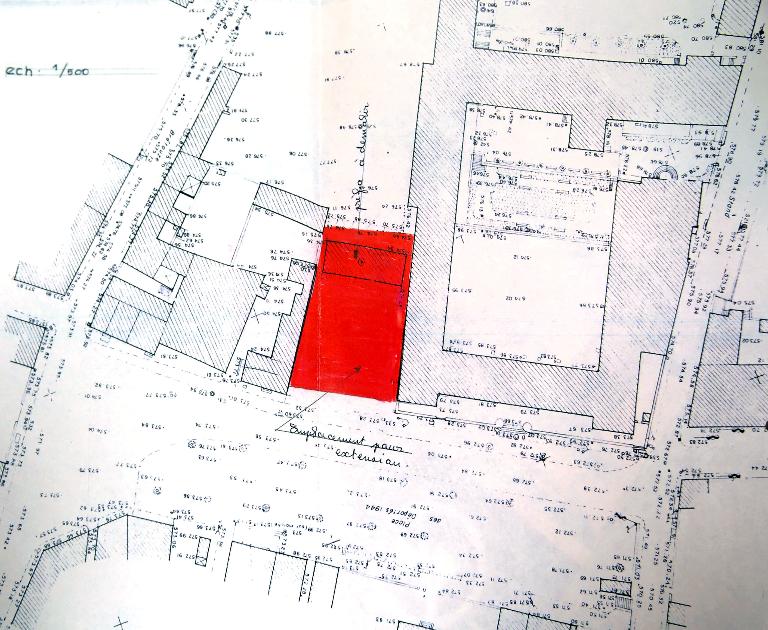 École primaire supérieure, puis École pratique de commerce et d'industrie, puis École nationale professionnelle, dite des matières plastiques, actuellement Lycée d'enseignement général et technologique Paul-Painlevé