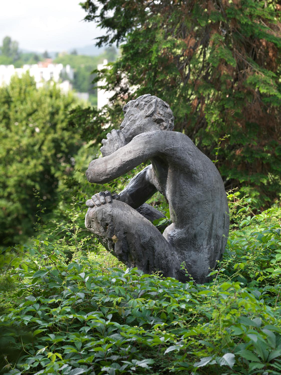 Sculpture (ronde-bosse) et fontaine : Faune jouant de la flûte de Pan