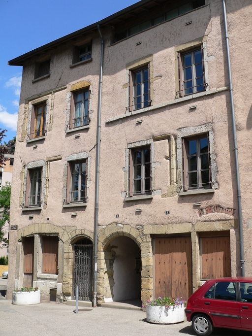 Tannerie de Jacques et Louis Avignon puis Maison Angeniol actuellement immeuble d'habitation