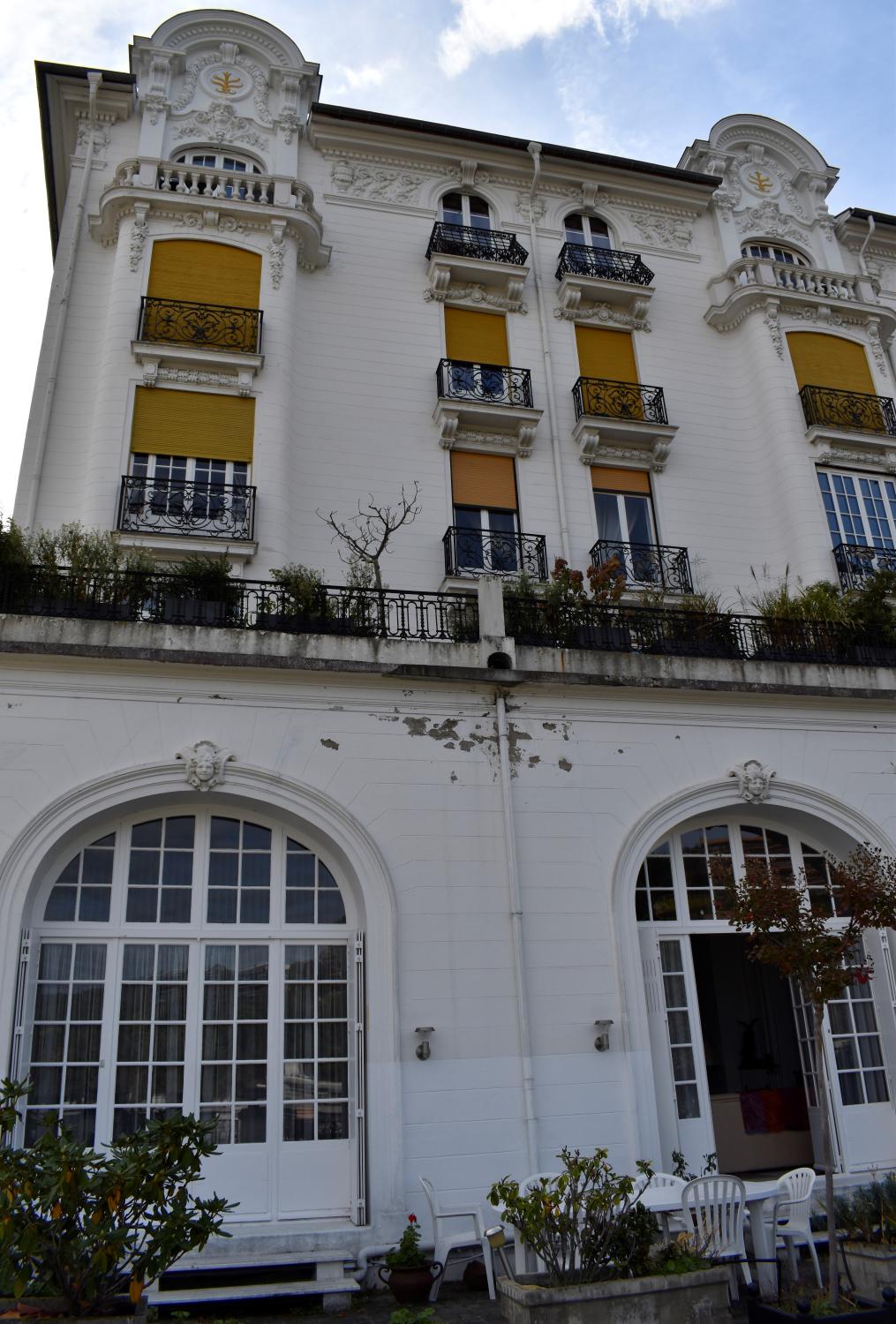 Hôtel de voyageurs dit Royat-palace actuellement immeuble