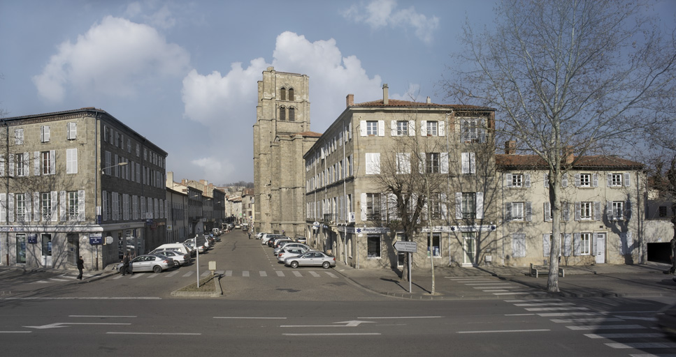 Ensemble canonial Notre-Dame actuellement quartier Notre-Dame