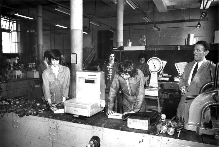 Ecole de métiers des industries métallurgiques et atelier-école, puis lycée technique des industries métallurgiques et lycée d'enseignement professionnel, actuellement lycée Hector-Guimard - Lycée des Métiers, Transformations des matériaux