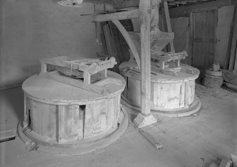 Moulin à pierre, puis usine de taille de marbre et de granit, dit Moulin d'Anzon