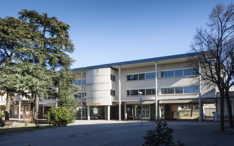 Le bâtiment des sciences du lycée Emile-Loubet (bâtiment G)