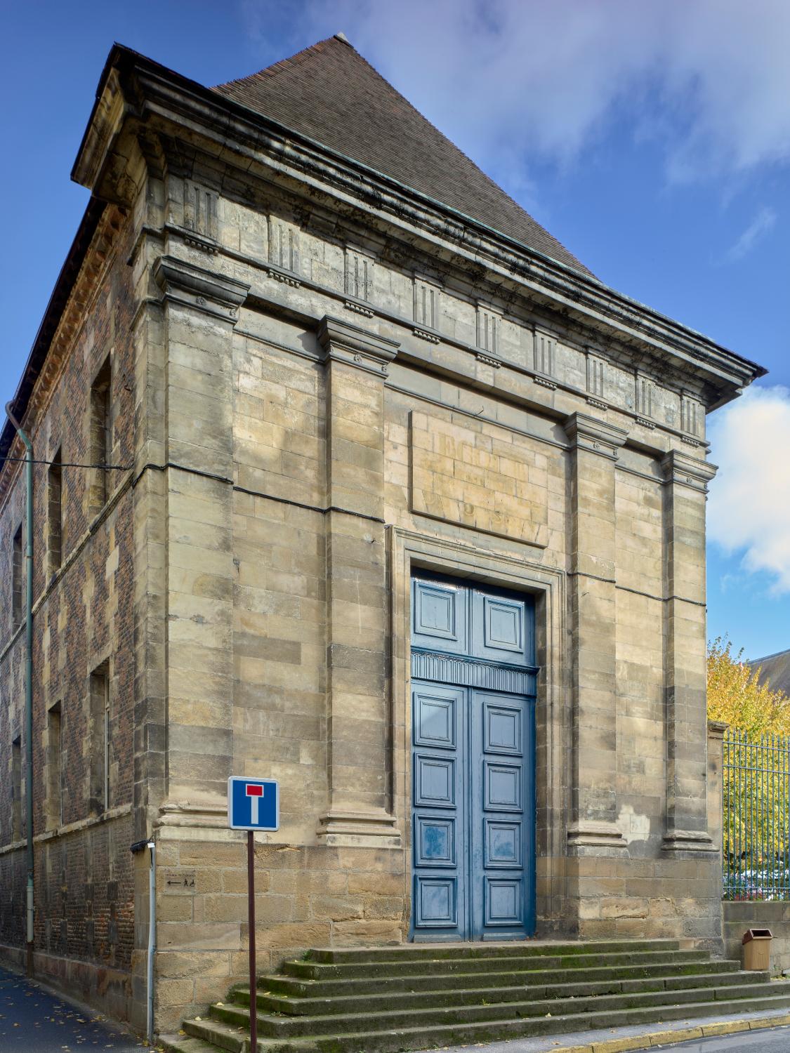 Collège de jésuites dit collège Sainte-Marie, puis école centrale, actuellement palais de justice