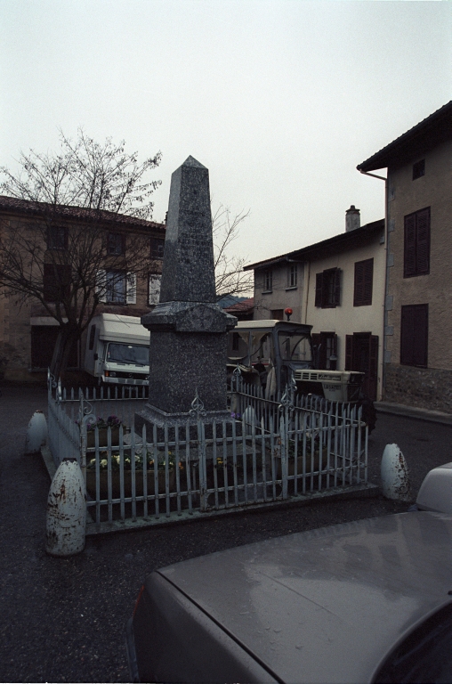 Les monuments aux morts du canton de Boën et de la commune de Sail-sous-Couzan