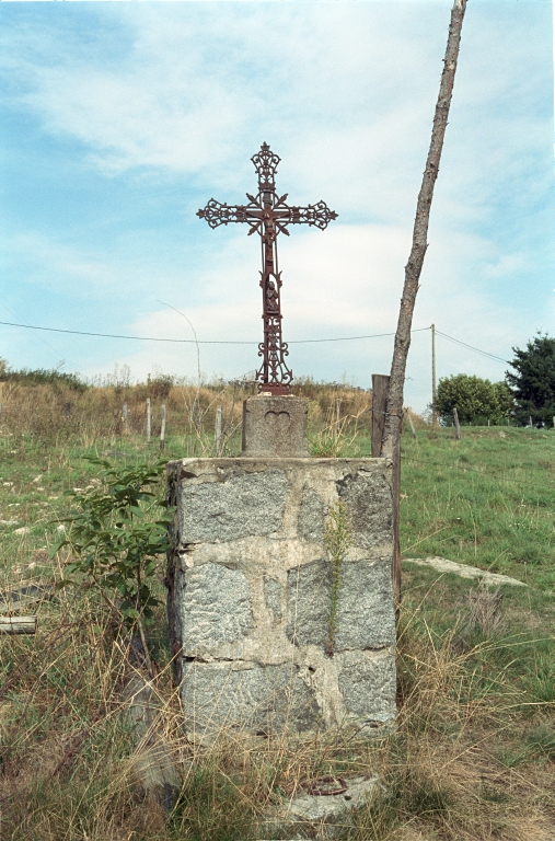 Les croix monumentales du canton de Boën et de la commune de Sail-sous-Couzan