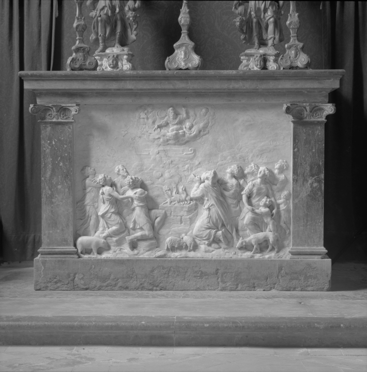 Bas-reliefs (3) de l'autel de la chapelle : le Sacrifice de Noé, le Passage de la Mer Rouge, David et Goliath