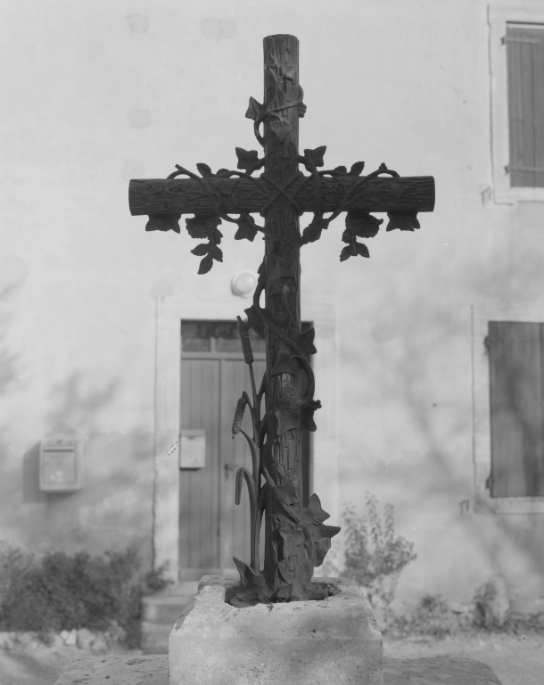 Les croix monumentales du canton de Grignan
