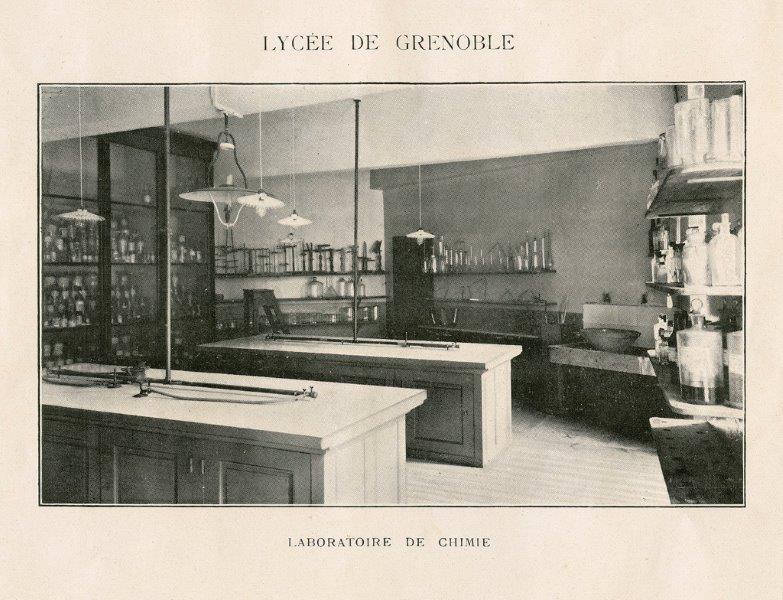 Collège de jésuites, dit Royal-Dauphin, puis école centrale, lycée impérial, collège royal, lycée de jeunes filles, actuellement cité scolaire Stendhal