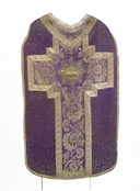 ornement violet : chasuble, étole, manipule