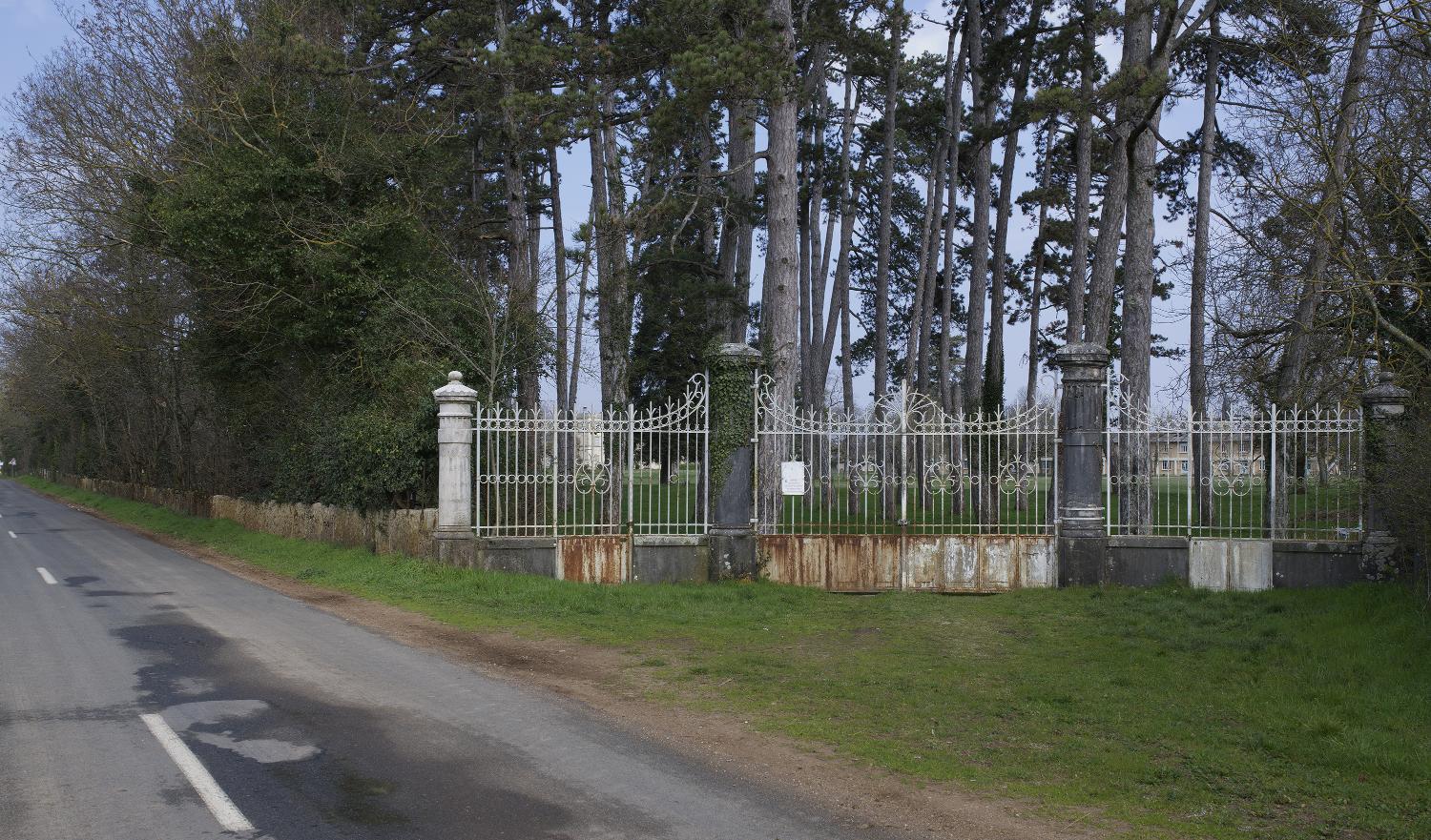 Château, puis colonie de vacances et préventorium, maison familiale d'Antoine de Saint-Exupéry